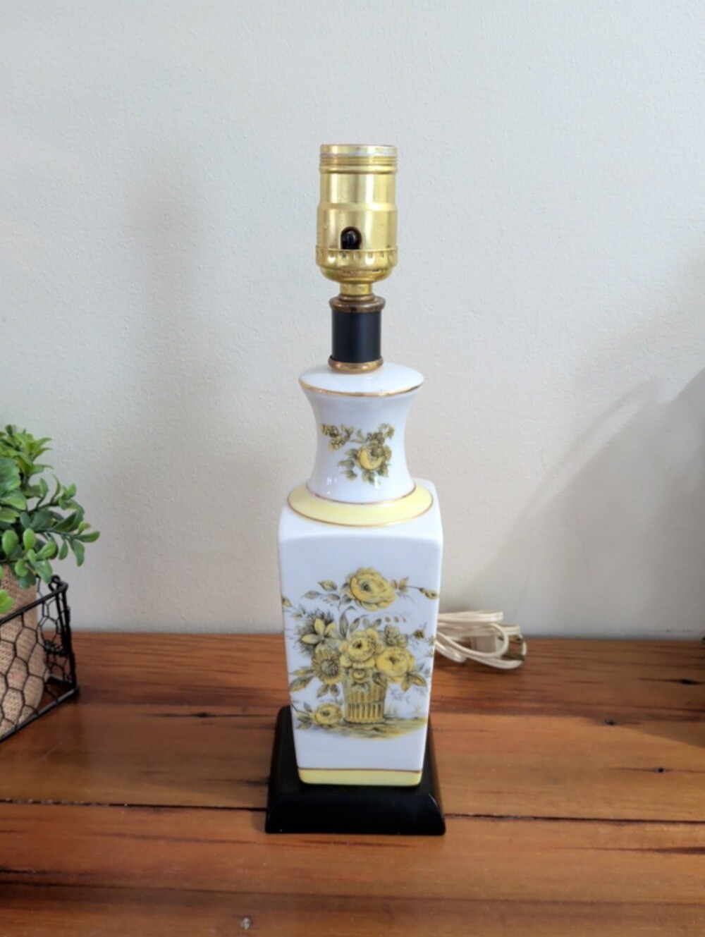 Vintage Floral Table Lamp Yellow Flowers White Ceramic